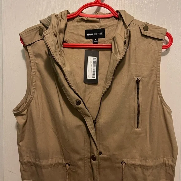Easy Street Cargo Vest - Picture 3 of 3
